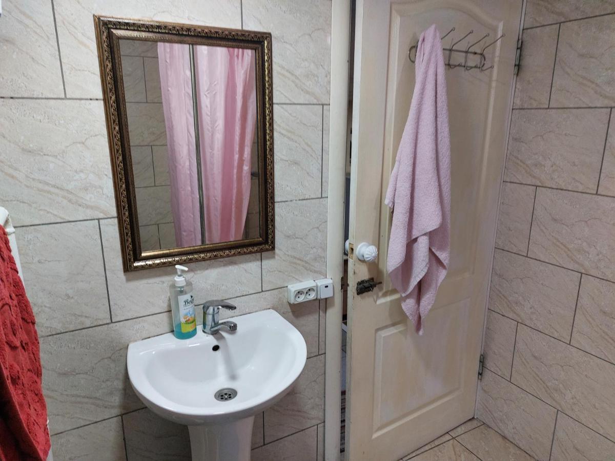 Konok Center Osh Hotel Kültér fotó