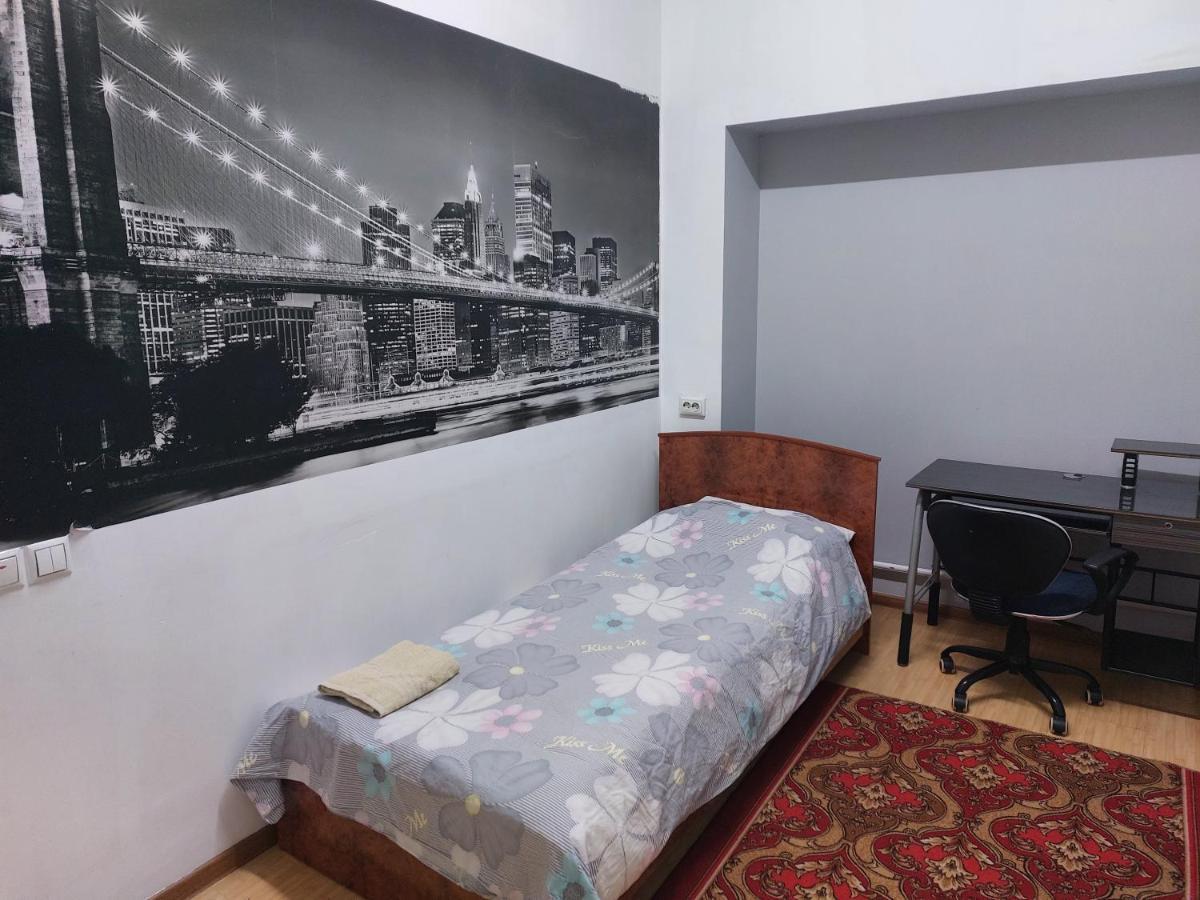Konok Center Osh Hotel Kültér fotó