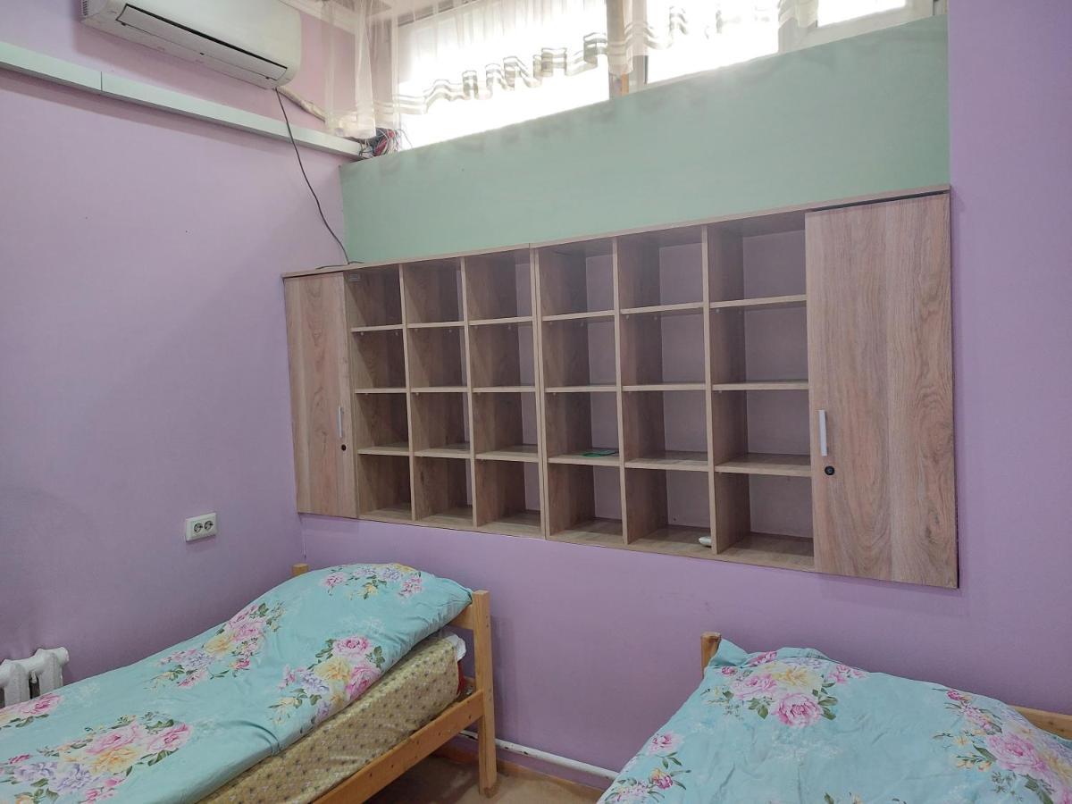 Konok Center Osh Hotel Szoba fotó